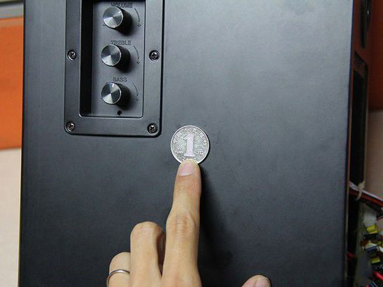 拆機(jī)揭秘! 編輯帶你了解音箱發(fā)聲原理